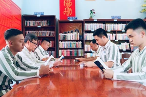 Trại giam Xuân Lộc làm CCCD cho 55 phạm nhân được đề nghị đặc xá