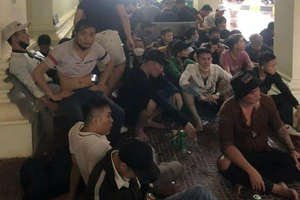 Hàng chục người tháo chạy khỏi Casino ở Campuchia