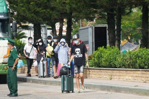 71 người chạy khỏi casino ở Svay Rieng đã về nước