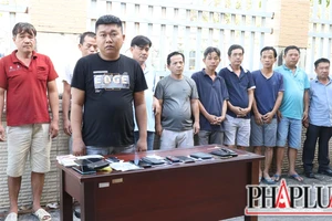 Vào quán cà phê để đá gà qua mạng