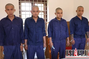 Bắt 4 thanh niên cướp tiền trong quán cà phê