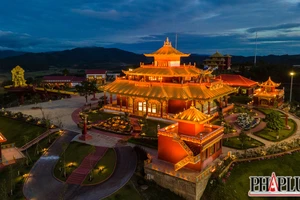 Về Đơn Dương chiêm ngưỡng đại bảo tháp kinh luân lớn nhất thế giới