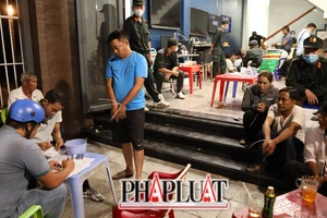 Bắt 79 người cá độ qua mạng