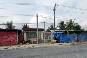 Cụ ông 102 tuổi nhọc nhằn chờ thi hành án