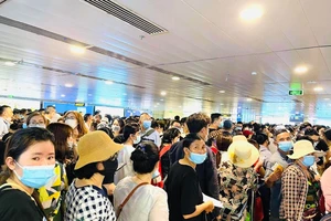 Ùn tắc sân bay Tân Sơn Nhất: Làm gì để không lỡ chuyến?