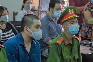 Hồ sơ tài xế Mercedes bán nhà cho mẹ