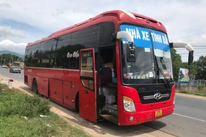 Cần xử hình sự tài xế che giấu 5 người Trung Quốc