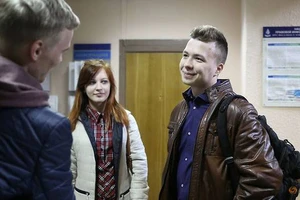 Vụ Belarus điều hướng máy bay bắt người: Anh nghi Nga đứng sau