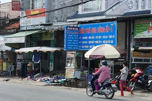 Ly kỳ vụ chủ tiệm vàng bán rẻ tài sản cho con