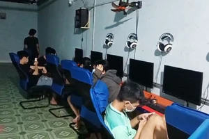 Con chơi game bị phạt, cha mẹ có phải chịu thay?