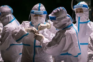 Trung Quốc căng mình giữ thành trì 'zero COVID'