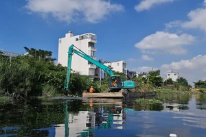 Nhiều kênh rạch ở TP.HCM được thay áo mới 