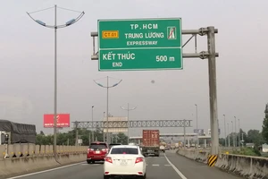 Cao tốc TP.HCM - Trung Lương đã thay áo mới