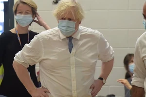 Anh: Omicron sắp dẫn đầu ca nhiễm ở London, người chết có thể sẽ tăng mạnh