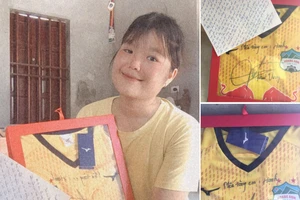  Cảm động tiền vệ Minh Vương âm thầm giúp nữ cầu thủ trẻ 