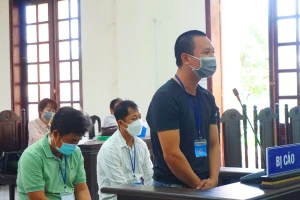 San lấp bằng chất thải rắn: Điều tra người ký hợp đồng với chủ đất