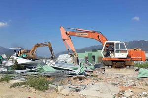 Trám các lỗ hổng, chặn phân lô, bán nền trái phép