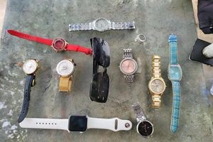 Vụ lấy tài sản khi cưỡng chế: Cần khởi tố vụ án!