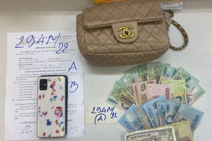 Các sân bay xử lý tài sản, hành lý khách để quên ra sao?