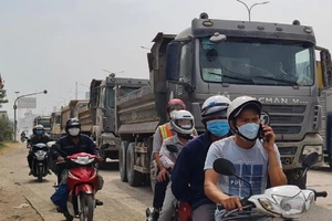 Đồng Nai: Ám ảnh nhiều xe ben khủng chạy bạt mạng