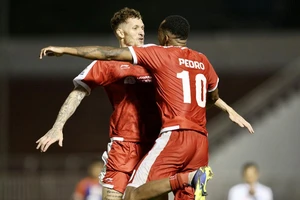 Viettel vào bán kết sau cơn mưa bàn thắng