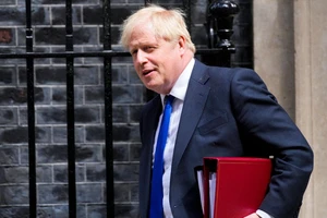 Giải mã việc Thủ tướng Anh đột ngột từ chức