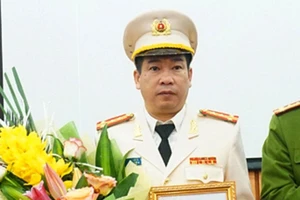 Cựu trưởng Công an quận Tây Hồ bị cáo buộc nhận hối lộ như thế nào?