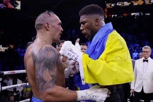 Thua tâm phục khẩu phục, Joshua nói: “Usyk rất đặc biệt”