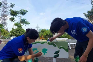 TP.HCM: Khoác áo mới cho những bức tường