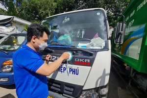 TP.HCM sẽ lắp bổ sung camera để ngăn rác lậu