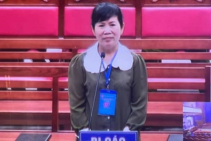 Vụ buôn lậu 200 triệu lít xăng: Vừa mua xăng lậu để bán vừa làm 'cò'