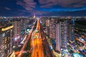 Giao dịch bất động sản phải qua sàn: Nên thay bằng công chứng?