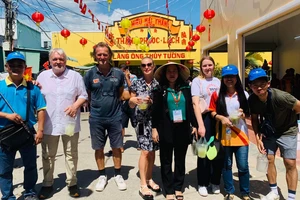 Phải sớm nới rộng visa trước mùa cao điểm khách quốc tế