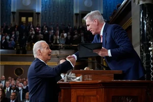 Để chốt được trần nợ công, ông Biden nhường Cộng hòa những gì?