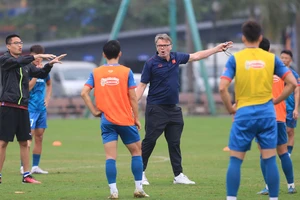 Bất lợi cho Công Phượng, Quang Hải và Văn Toàn