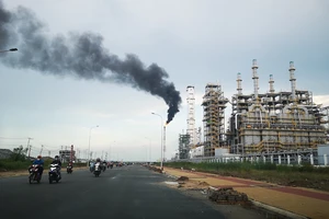 Thu phí bảo vệ môi trường đối với khí thải: Cần thiết!