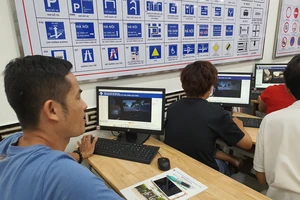 Có nên học lý thuyết lái xe online?