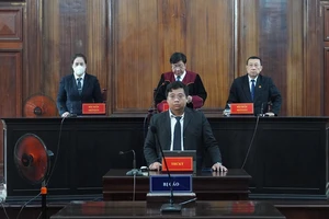 Có nên để tòa án xem xét văn bản trái luật?