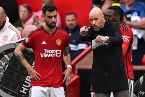 MU đã rối lại còn gặp “hổ báo”