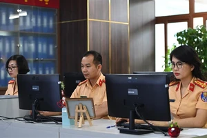 Lần đầu tiên 2 biển số ô tô đẹp không có người đấu giá