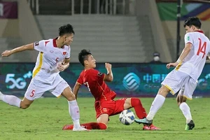 Sức mạnh của Hàn Quốc khiến ông Troussier thay đổi triết lý 