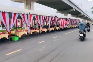 Dựng rạp ở lòng đường, hè phố: Cần hiểu quy định