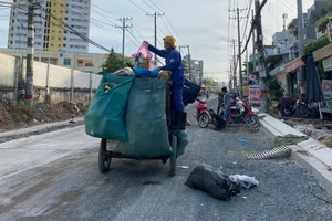 Lý do giá tiền thu gom rác ở TP.HCM mỗi nơi 1 kiểu