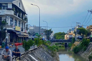 Hiểm họa từ những bờ kênh không có lan can