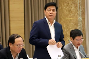 Xem xét giãn cách khu nguy cơ cao ở TP.HCM