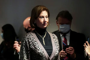 Nữ luật sư Sidney Powell xuất hiện trong một cuộc phỏng vấn của đội ngũ pháp lý của ông Trump ngày 19-11.