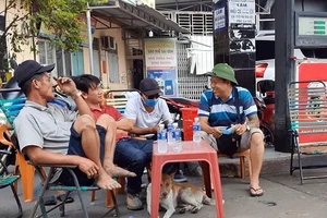 Biến cây xăng thành bến cóc để thu tiền ở ga Sóng Thần