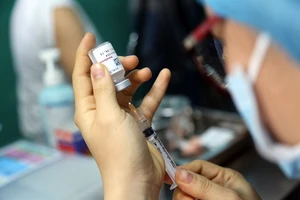 Việt Nam sẽ tiếp tục nhận 1.682.400 liều vaccine phòng COVID-19 của AstraZeneca đợt 2 do COVAX Facility tài trợ vào ngày 16-5.