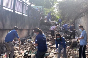 Xóa điểm đen về rác sau khi Pháp Luật TP.HCM phản ánh