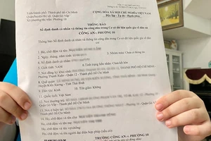 Một trẻ tại quận Gò Vấp vừa được phát thông báo số định danh cá nhân tận nhà.